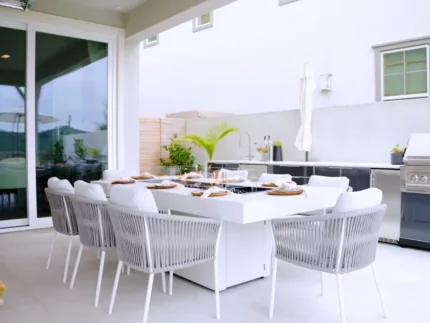 Gin 90 Dining - Clement Twins