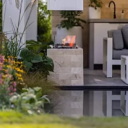 Amazing catching up with Joel today at his amazing MIFGS